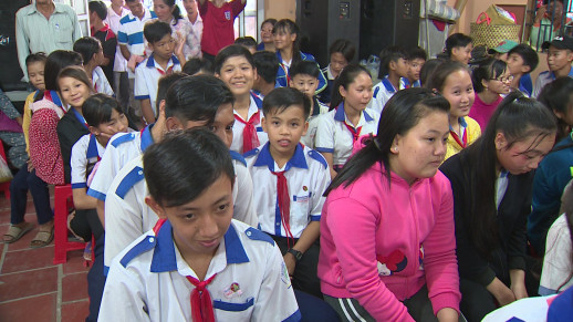 Ngày Tết cho em - Chương trình trao học bổng cho 150 học sinh nghèo tại Bạc Liêu